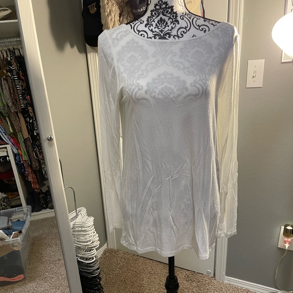 Ecote Lace Back Blouse - Picture 2 of 6